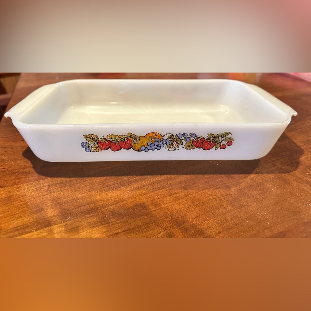 Vintage Anchor Hocking- FireKing “Nature's Bounty”Garden Fruit Casserole Dish